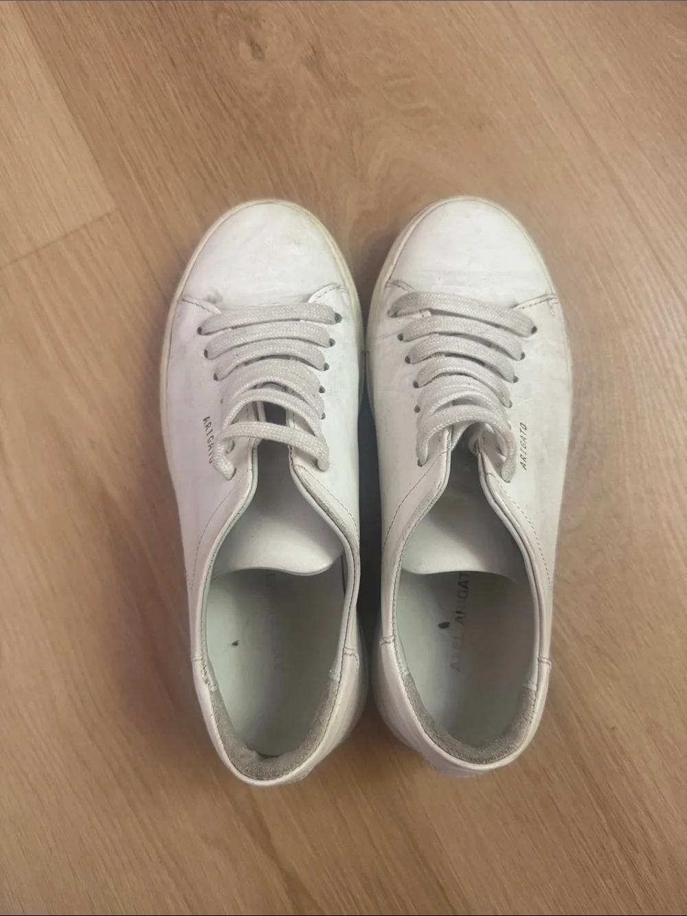 Axel Arigato Clean 90 Low-Top Leather Sneakers